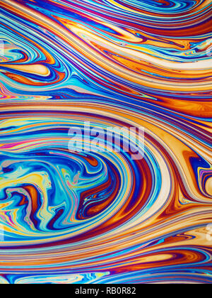 Macro Immagine di coloratissimi psichedelica bolla di sapone sullo sfondo di rifrazione delle forme e modelli. Foto Stock