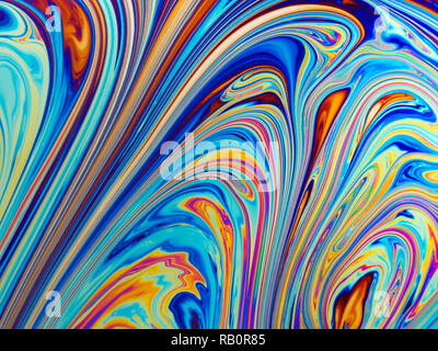 Macro Immagine di coloratissimi psichedelica bolla di sapone sullo sfondo di rifrazione delle forme e modelli. Foto Stock