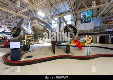 1948 Faggio 18/C-45 Expeditor a Edmonton Aviation Museum Foto Stock