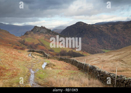 Le ganasce di Borrowdale, rupe del castello e del re è come, nel Lake District inglese Foto Stock