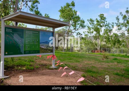 Il segno all'ingresso del Moongun sentiero a piedi a molle di Elliot, Townsville, Queensland, Australia Foto Stock