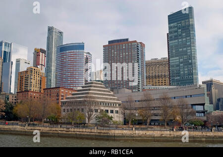 New York skyline del centro dal fiume Hudson New York City New York Manhattan Long Island nello Stato di New York Stati Uniti d'America Stati Uniti d'America Foto Stock