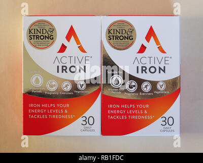 Dublino, Irlanda - circa gennaio 2019: attiva il ferro è un supplemento di ferro adatto per vegetariani Foto Stock