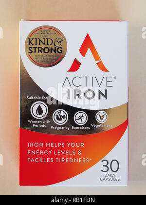 Dublino, Irlanda - circa gennaio 2019: attiva il ferro è un supplemento di ferro adatto per vegetariani Foto Stock