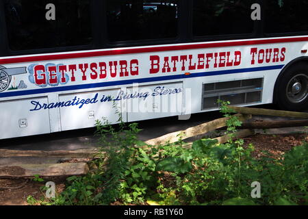 Gettysburg, PA, Stati Uniti d'America. Lug 2015. Tour bus parcheggiato presso il Parco Militare Nazionale di Gettysburg. Foto Stock