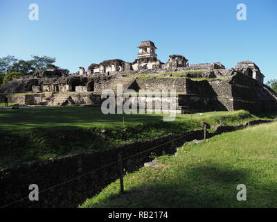 Le antiche rovine del palazzo reale di Pakal il grande a maya Parco nazionale di Palenque città del Messico Foto Stock