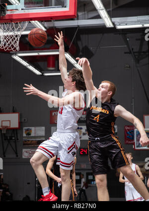Azione di pallacanestro con Foothill vs. Washougal High School di Palo Cedro, California. Foto Stock