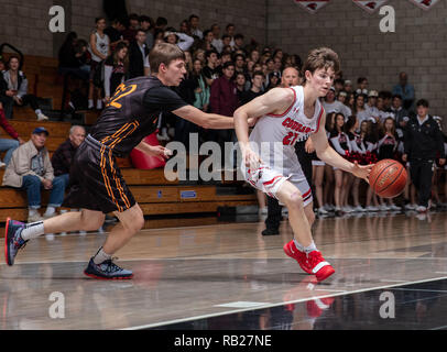 Azione di pallacanestro con Foothill vs. Washougal High School di Palo Cedro, California. Foto Stock