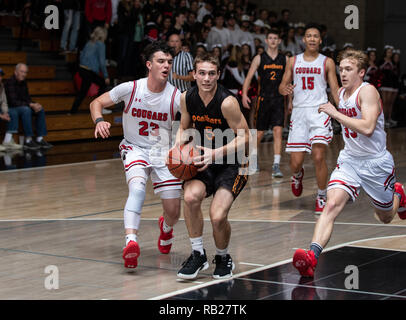 Azione di pallacanestro con Foothill vs. Washougal High School di Palo Cedro, California. Foto Stock