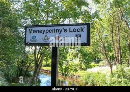 Alzaia segno per bloccare a Moneypenny la serratura sul Newry Canal, l'Irlanda del Nord. Foto Stock