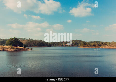 Bellissima 'Pego fare altare' dam, in Alcacer do Sal, Alentejo, Porugal Foto Stock