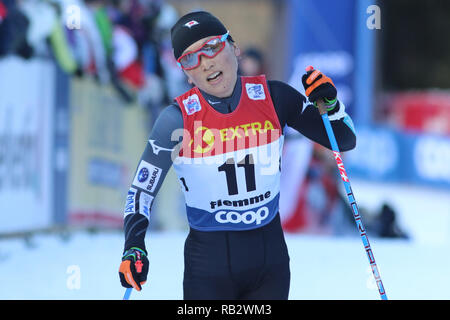 La Val di Fiemme, Italia. Il 6 gennaio 2019. Nordico FIS World Cup, onorevoli ultima salita; Masako Ishida (JPN)al traguardo Credit: Azione Plus immagini di sport/Alamy Live News Credit: Azione Plus immagini di sport/Alamy Live News Foto Stock