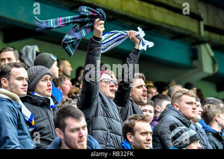 Londra, Regno Unito. 06 gen 2019. Leeds United tifosi nel corso della FA Cup terzo turno match tra Queens Park Rangers e Leeds United al Loftus Road Stadium, Londra, Inghilterra il 6 gennaio 2019. Foto di Phil Hutchinson. Solo uso editoriale, è richiesta una licenza per uso commerciale. Nessun uso in scommesse, giochi o un singolo giocatore/club/league pubblicazioni. Credit: UK Sports Pics Ltd/Alamy Live News Foto Stock