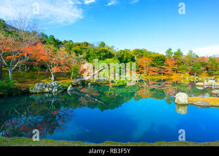 Sogen Pond Garden nel tempio di Tenryuji.Tenryuji tempio situato in Kyoto Arashiyama district.Tenryuji Tempio è tempio Zen. Foto Stock