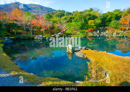 Sogen Pond Garden nel tempio di Tenryuji.Tenryuji tempio situato in Kyoto Arashiyama district.Tenryuji Tempio è tempio Zen. Foto Stock