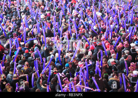 I festaioli, folle, Capodanno, Times Square Manhattan, New York, New York, Stati Uniti d'America Foto Stock