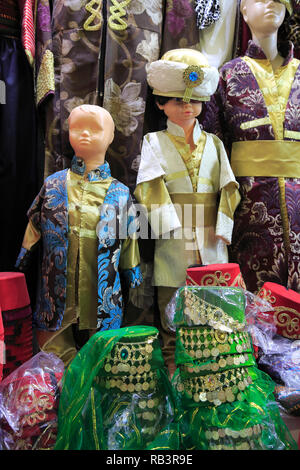 Turca tradizionale abbigliamento, Grand Bazaar, Kapali Carsi, mercato, Città Vecchia, Istanbul, Turchia, Europa Foto Stock