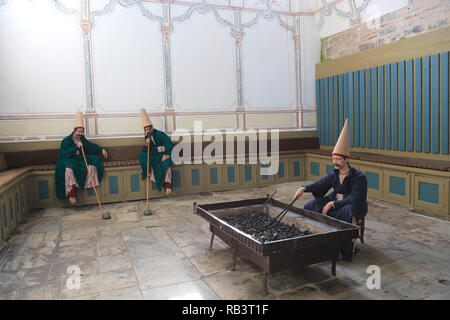 Mostra degli eunuchi nella sala fumatori, l'Harem, Il Palazzo di Topkapi, Sito Patrimonio Mondiale dell'UNESCO, Istanbul, Turchia, Europa Foto Stock