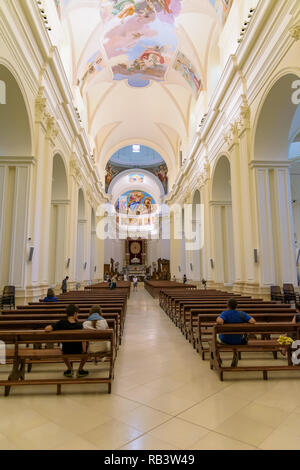 Noto, Sicilia, Italia - 23 agosto 2017: interno della storica cattedrale barocca chiamato Basilica Minore di San Nicolo Foto Stock