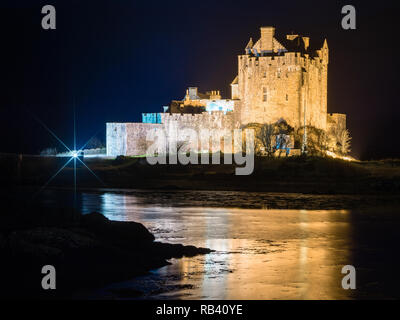 Castello sull isola nelle Highlands scozzesi, Isola di Skye Foto Stock