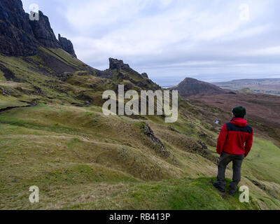 Robusto paesaggio vulcanico intorno Quiraing, Isola di Skye in Scozia Foto Stock