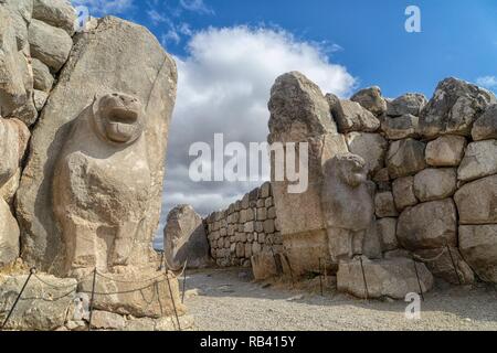 Porta del Leone a Hattusa che è stato ammesso alla lista del Patrimonio Mondiale dell'UNESCO nel 1986. Corum, Turchia. Foto Stock