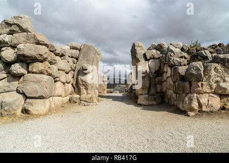 Porta del Leone a Hattusa che è stato ammesso alla lista del Patrimonio Mondiale dell'UNESCO nel 1986. Corum, Turchia. Foto Stock