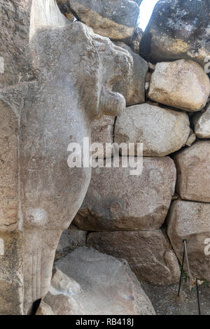 Porta del Leone a Hattusa che è stato ammesso alla lista del Patrimonio Mondiale dell'UNESCO nel 1986. Corum, Turchia. Foto Stock