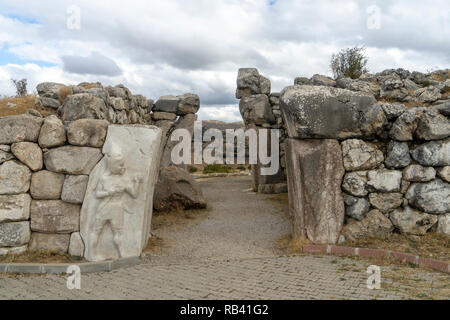 Re Gate a Hattusa che è stato ammesso alla lista del Patrimonio Mondiale dell'UNESCO nel 1986. Corum, Turchia. Foto Stock