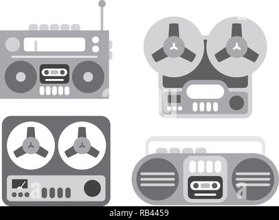 Quattro giocatori di vecchia piatta grigia icone vettoriali isolato su uno sfondo bianco. Boom Box e registratore a nastro. Illustrazione Vettoriale