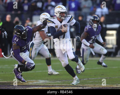 Los Angeles Chargers QB Philip Rivers (17) in azione contro i Baltimore Ravens durante il jolly AFC playoff game al M&T Bank Stadium di Baltimora, MD il 6 gennaio 2019. Foto/ Mike Buscher/Cal Sport Media Foto Stock