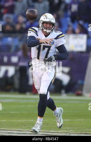 Los Angeles Chargers QB Philip Rivers (17) in azione contro i Baltimore Ravens durante il jolly AFC playoff game al M&T Bank Stadium di Baltimora, MD il 6 gennaio 2019. Foto/ Mike Buscher/Cal Sport Media Foto Stock