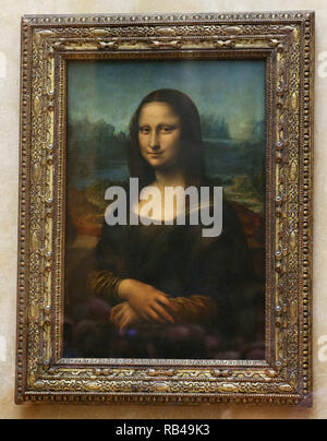 Paris, Paris, Cina. Gen 5, 2019. Il museo del Louvre è il più grande del mondo di arte un museo e un monumento storico di Parigi, Francia. Un punto di riferimento centrale della città e si trova sulla riva destra della Senna nella città del primo arrondissement. Circa 38.000 oggetti dalla preistoria al XXI secolo sono esposti in un'area di 72,735 metri quadrati (782,910 piedi quadrati). Nel 2018, il museo del Louvre è stato più visitati al mondo art museum, ricevendo 10,2 milioni di visitatori. Credito: SIPA Asia/ZUMA filo/Alamy Live News Foto Stock