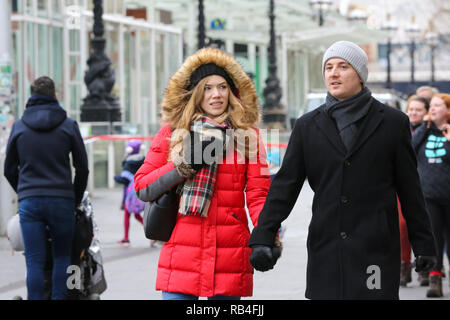 Westminster, Londra, Regno Unito. Il 7 gennaio, 2019. I turisti fuori e circa a Westminster in un freddo giorno di capitale. Credito: Dinendra Haria/Alamy Live News Foto Stock