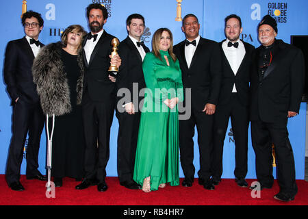 Beverly Hills, Stati Uniti. 06 gen 2019. BEVERLY HILLS, Los Angeles, CA, Stati Uniti d'America - 06 gennaio: Phil signore, Amy Pascal, Robert Persichetti Jr., Chris Miller, Christina Steinberg, Peter Ramsey, Rodney Rothman e Avi Arad pongono nella sala stampa della 76th Annuale di Golden Globe Awards tenutosi presso il Beverly Hilton Hotel il 6 gennaio 2019 in Beverly Hills Los Angeles, California, Stati Uniti. (Xavier COLLIN/Image Press Agency) Credito: Image Press Agency/Alamy Live News Foto Stock