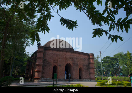 Il Singair moschea di Bagerhat. Si tratta di una singola-cupola moschea. Situato a 4 chilometri a ovest della città di Bagerhat, situata proprio di fronte alla Shait Gumbad mosque Foto Stock