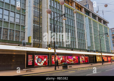 John Lewis dipartimento in Oxford Street London.deserte high street. Foto Stock