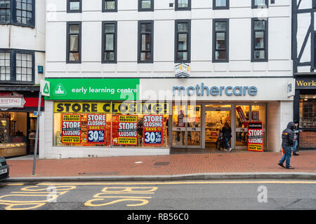 La I Mothercare e Early Learning Centre store in Reeading, Berkshire è avente una chiusura di vendita. Foto Stock