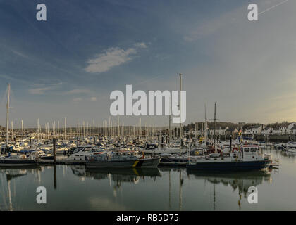 Barche ormeggiate a Conwy Marina Foto Stock