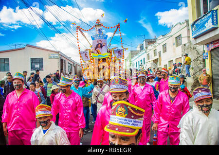 Latacunga, Ecuador Settembre, 28, 2018: una parata durante la Fiesta de la Mama Negra festival tradizionali. Mama Negra Festival è una miscela di indigeni influenze spagnole e africane ricevute Foto Stock