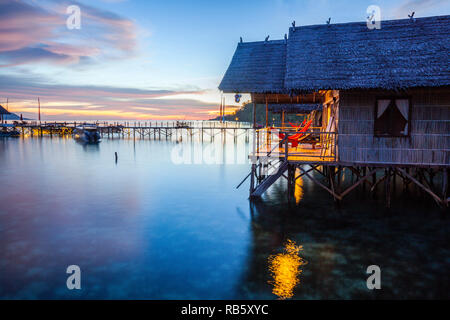 Resort Papua Explorer subacquei, Raja Ampat, Indonesia Foto Stock