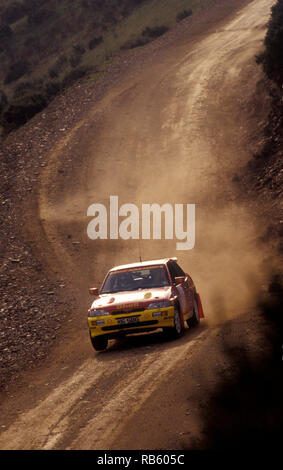 1992 Ford Escort Cosworth RS rally car di una tappa di rally del Galles REGNO UNITO Foto Stock