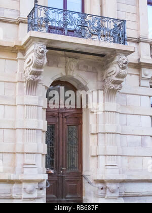 Antiche porte e cancelli, patrimonio culturale nella forma di porte, archi e cancelli. Foto Stock