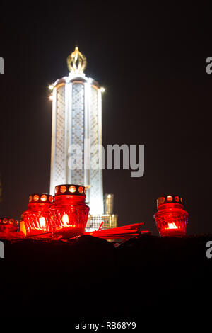 Museo nazionale delle vittime Holodomor Memoriall o la commemorazione di carestie' vittime in Ucraina di notte luce durante la celebrità anniversario nel 2018 con r Foto Stock