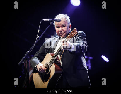 John Prine, il paese americano/folk cantante, musicista e cantautore, esegue un concerto dal vivo presso il Danish folk, blues e il festival della musica country Tønder Festival 2015. Danimarca, 30/08 2015. Ad eccezione della Danimarca. Foto Stock