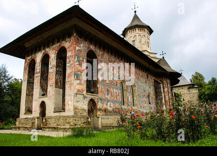 Moldovita verniciato ortodossa chiesa monastero, Moldavia e Bucovina, Romania Foto Stock