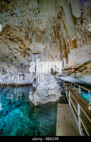 Hamilton, Burmuda. Le grotte di cristallo è una delle Bermuda devono vedere meraviglie naturali. Foto Stock