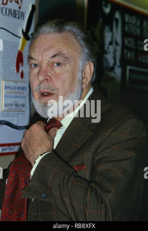 Attore inglese Sir Donald Sinden Circa ottanta Foto Stock