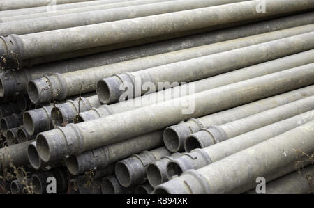 I tubi in metallo di fabbricazione, industria e affari Foto Stock