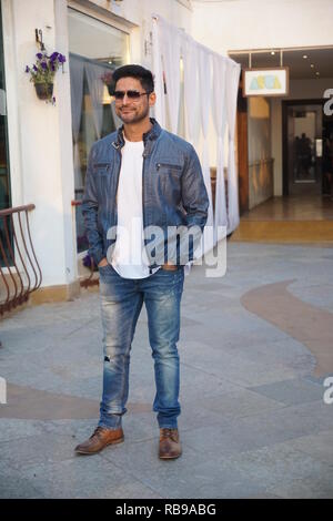 Mumbai, India. Il 7 gennaio, 2019. Bollywood Vicky Kaushal, Paresh Rawal e Yami Gautam starcast e promuovere il loro prossimo film URI al Sole e sabbia Hotel Juhu di Mumbai India il 7 gen 2019 Credit: Prodip Guha/Alamy Live News Foto Stock